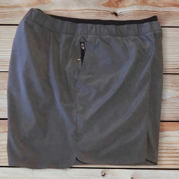 𝅺Men's REI gray athletic shorts. Size XL - Picture 3 of 11